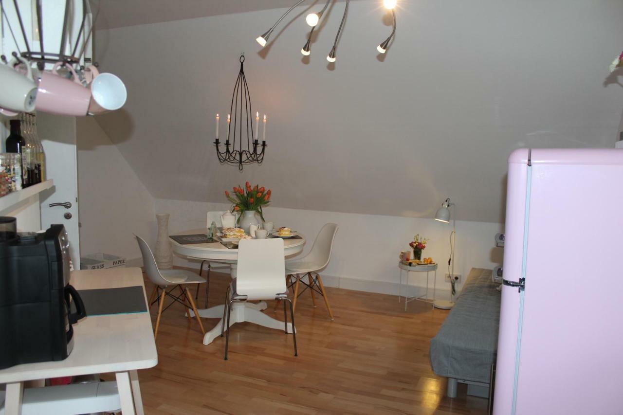 Ferienwohnung Im Tuermchen Oberfell Exterior foto
