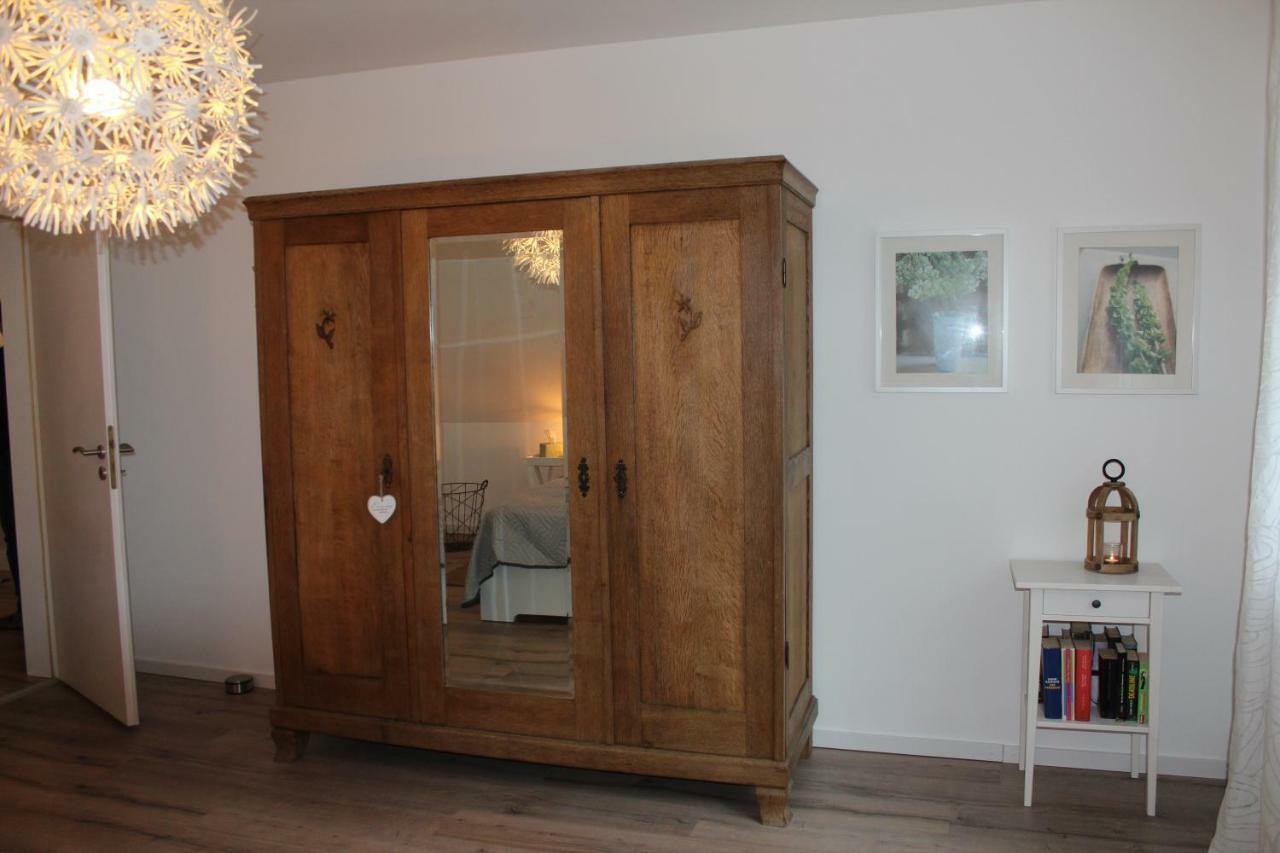 Ferienwohnung Im Tuermchen Oberfell Exterior foto